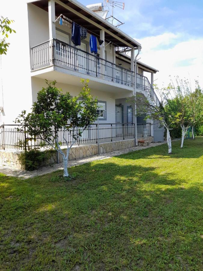 Artemis & Apartment *